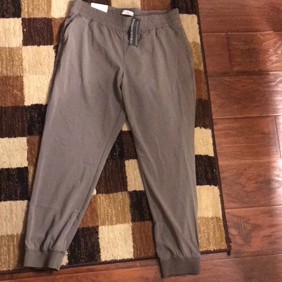 Medium green Banana Republic ankle length pants - Picture 1 of 5